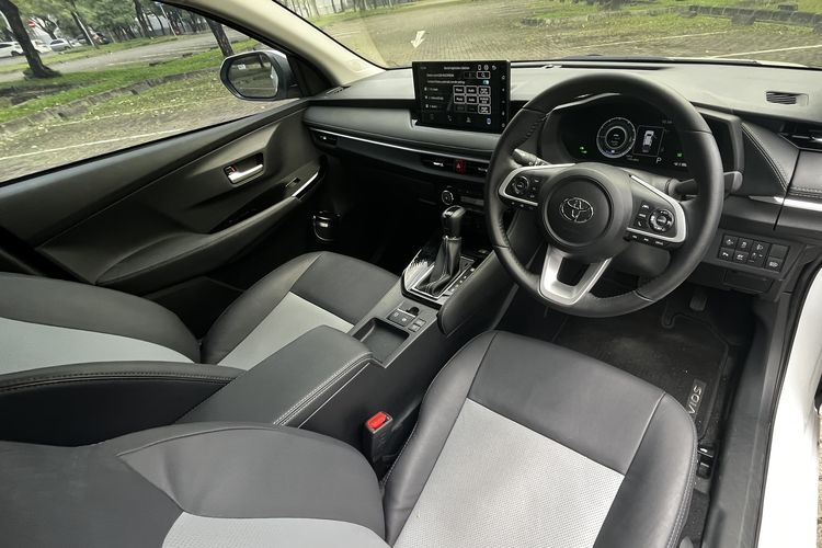 efisiensi bahan bakar, Review Toyota Vios Hybrid: Performa, Efisiensi, Kenyamanan Berkendara, Dapur Pacu Hybrid Efisien, Akselerasi Responsif , Kekedapan Kabin , Efisiensi Bahan Bakar 