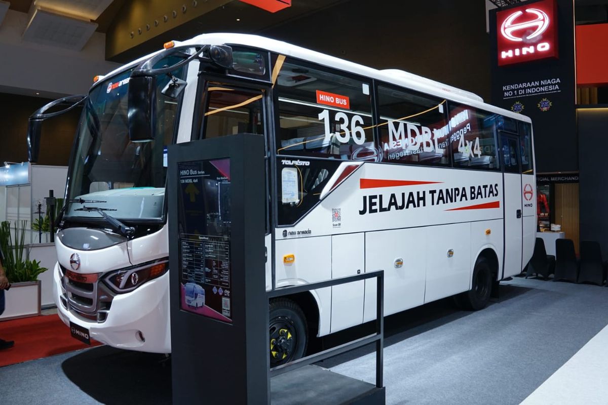 Hino Bus 136 MDBL 4x4, Hino Bus 136 MDBL 4x4: Harga Sasis Mulai Rp 625 Juta