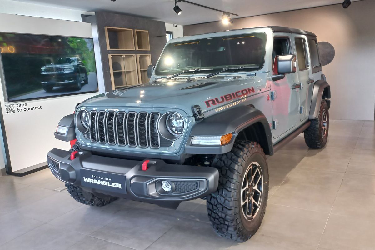 SUV ikonik, Jeep Wrangler, fitur keselamatan, jeep wrangler, teknologi off-road, Jeep Wrangler 4-Door Rubicon: SUV Ikonik Punya Teknologi Lebih Modern