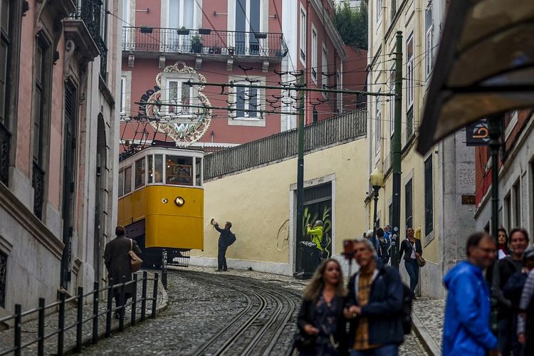 Portugal, Lisbon, kereta funicular gloria, perusahaan pengelola kereta funicular gloria, Kecelakaan Kereta Funicular Gloria Tewaskan 16 Orang, Pengelola Buka Suara