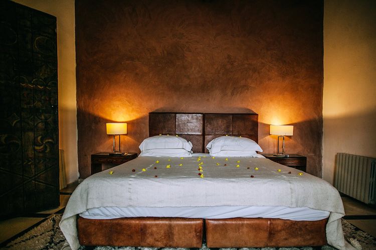 kamar hotel, double bed, kasur hotel, twin bed, kamar tidur hotel, Apa Perbedaan Twin Bed dan Double Bed? Pahami Sebelum Pesan Kamar Hotel, Single bed, Twin bed, Double bed, Hollywood bed