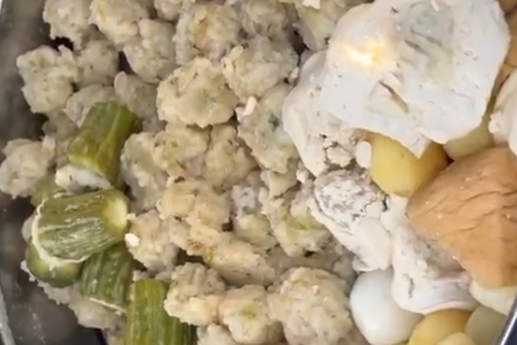 jajanan Indonesia, TasteAtlas 2026, 4 Jajanan Indonesia Terbaik Versi TasteAtlas 2026, Favorit Kamu Termasuk?, 1. Siomay, 2. Batagor, 3. Pisang goreng, 4. Klepon