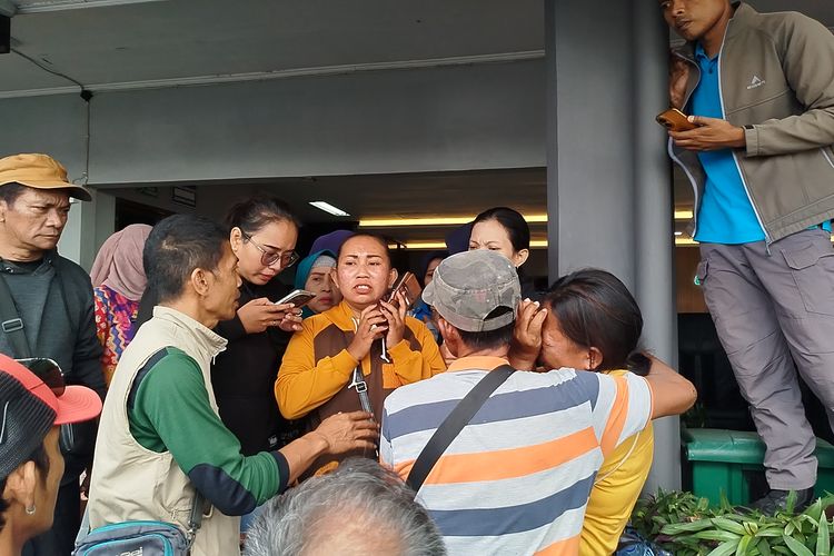 Selat Bali, KMP Tunu Pratama Jaya, kecelakaan kapal, selat bali, kecelakaan kapal di selat bali, KMP Tunu Pratama Jaya tenggelam di selat Bali, kecelakaan kapal hari ini, tenggelamnya kmp tunu pratama jaya, Korban selamat KMP Tunu Pratama Jaya, Daftar 31 Penumpang KMP Tunu Pratama Jaya yang Dinyatakan Selamat, Detik-detik kapal Tunu Pratama Jaya tenggelam di Selat Bali, Tim SAR dikerahkan, cuaca buruk jadi kendala, Daftar 31 korban selamat KMP Tunu Pratama Jaya, Empat korban meninggal dunia, Proses evakuasi masih berlangsung