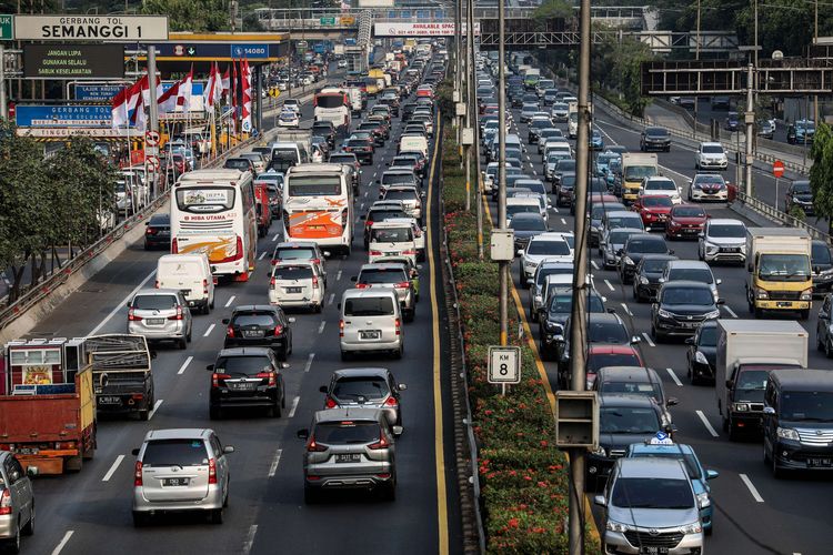 ganjil genap, mobil, mobil listrik, gage, Pakar Menilai Aturan Bebas Gage Mobil Listrik Perlu Dikaji Ulang