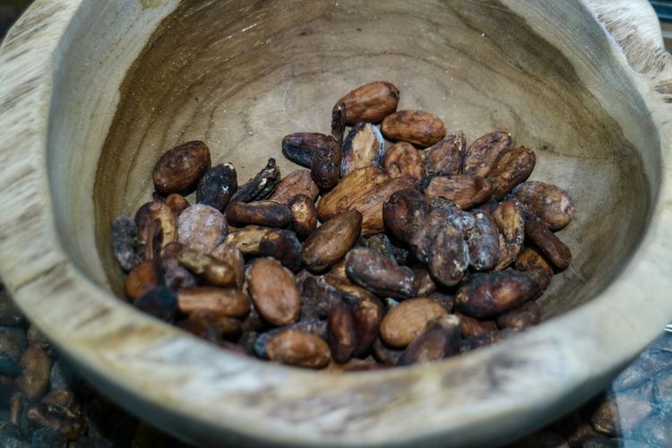 kenapa white chocolate bukan cokelat, cokelat putih terbuat dari apa, bahan baku cokelat putih, apakah cokelat putih adalah cokelat, apakah white chocolate adalah cokelat, White Chocolate Bukanlah Cokelat, Ini Bahan Bakunya