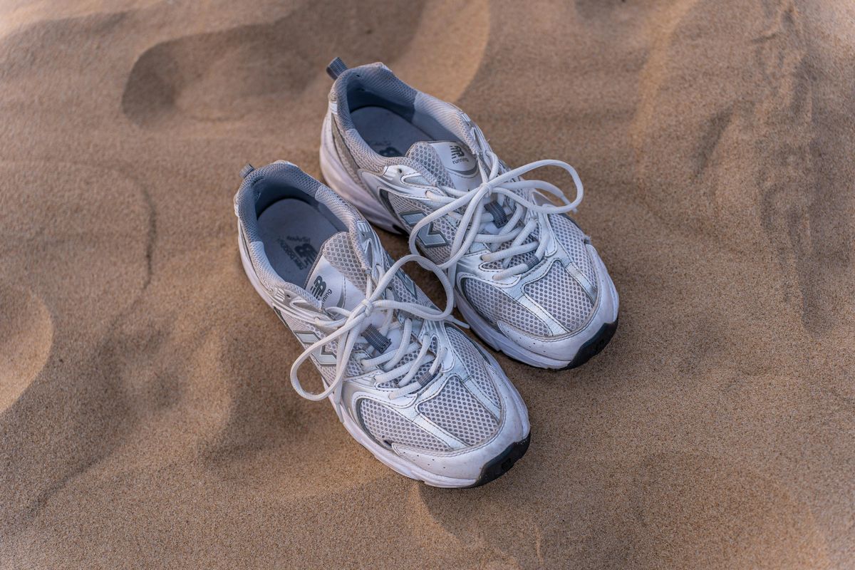Grey Days, tren sepatu, tren sepatu 2025, grey days, new balance grey days, tren grey days, grey days tren sepatu, tren sepatu grey days, tren sepatu lari, apa itu grey days, grey days adalah, Grey Days, Momen Perayaan Koleksi Sepatu Abu-abu yang Ikonik