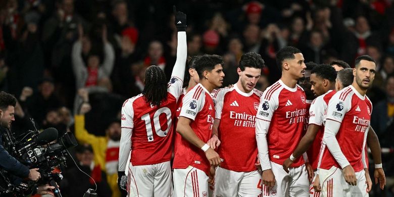 Liga Champions, Arsenal, Bayern Muenchen, Jurrien Timber, Bayern, Lennart Karl, Arsenal Vs Bayern, UEFA Champions League, bayern, Liga Champions 2025-2026, HT Skor Arsenal Vs Bayern Muenchen 1-1, Lennart Karl Selamatkan Tim Tamu