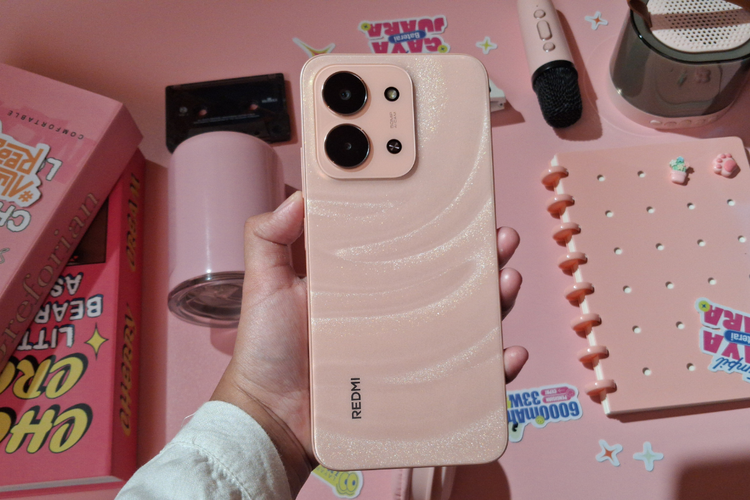 Smartphone, Xiaomi, hands on, harga Redmi 15C, spesifikasi Redmi 15C, Redmi 15C, Menggenggam Ponsel Murah Redmi 15C, Layar Lebar Baterai Besar Harga Rp 1 Jutaan, Desain simpel, bobot ringan, Layar lebar, refresh rate 120 Hz mulus, Kamera 50 MP, Kapasitas RAM dan penyimpanan besar, Pilihan warna beragam, Port dan tombol lengkap, Fitur unggulan Redmi 15C, Harga Redmi 15C di Indonesia