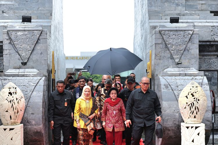 Megawati, Blitar, Makam Bung Karno, makam bung karno blitar, Makam Soekarno, Megawati Soekarno Putri, Megawati Ungkap Penolakan Soeharto atas Pemakaman Bung Karno di TMP: Hanya untuk Dimakamkan Saja Susahnya Bukan Main