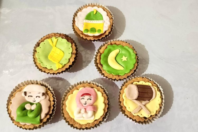 hampers Lebaran, hampers Lebaran 2026, 11 Ide Hampers Lebaran 2026 Selain Kue Kering, Cocok untuk Keluarga atau Rekan Kerja, 1.Hampers pie susu, 2. Hampers kopi atau teh premium, 3. Hampers cokelat, 4. Hampers perlengkapan ibadah, 5. Hampers tanaman hias, 6. Hampers aromaterapi atau reed diffuser, 7. Hampers perlengkapan makan, 8. Hampers jamu tradisional, 9. Hampers dessert, 10. Hampers bumbu masakan, 11. Hampers sembako