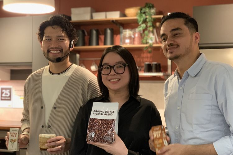 Mikael Jasin, biji kopi, IKEA Indonesia, Rahasia Bikin Kopi Enak di Rumah ala Barista Juara Dunia, Ini Tipsnya, Pilih biji kopi sesuai selera, Pilih jenis susu sesuai kebutuhan, Gunakan takaran yang tepat, Pastikan suhu air panas sudah tepat