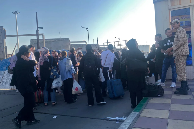 Iran, solo traveler, perang israel-iran, Perang Iran-Israel, Kisah Solo Traveler Perempuan, 104 Jam Keluar dari Iran Setelah Diserang srael