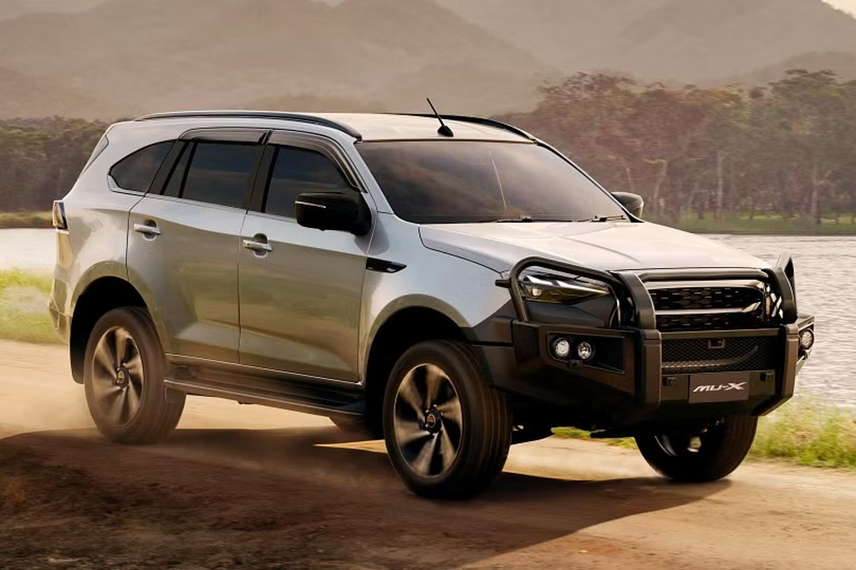 aksesori mobil, mU-X, Isuzu, Tour Mate, Isuzu mu-X Tour Mate Meluncur, Lengkap dengan Aksesori