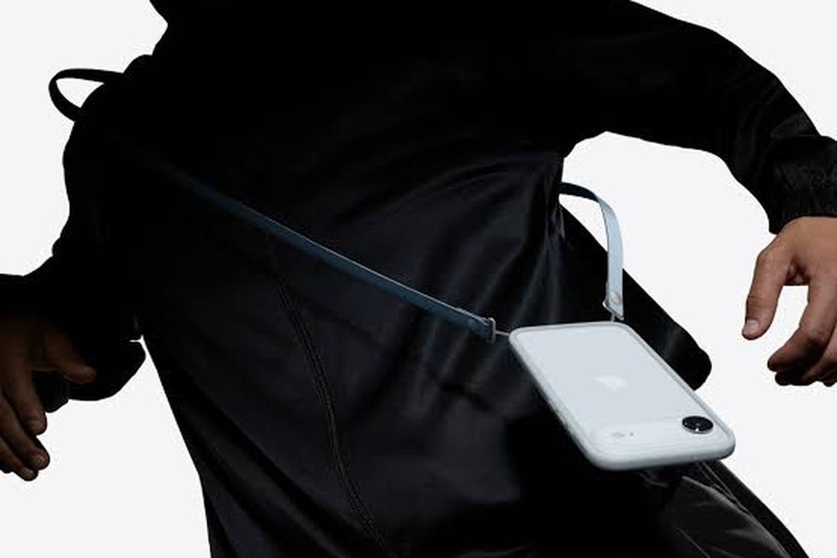 iPhone, iPhone 17, aksesori, iPhone 17 Air, harga iPhone 17, iphone 17 case, aksesori iphone 17, iphone 17 resmi, Apple Rilis Crossbody Strap, Aksesori Gantung iPhone Mirip Tas Selempang