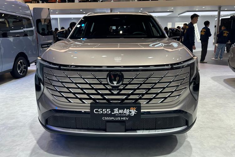 CS55 Plus HEV, SUV hybrid, Changan, BlueCore HEV, Ulik Spesifikasi Changan CS55 Plus HEV, Cocok Masuk ke Indonesia?, Desain Eksterior: Agresif dan Futuristis, Interior: Nyaman dengan Sentuhan Teknologi, Performa Mesin: Efisiensi Bertemu Tenaga, Fitur Keselamatan dan ADAS, Kesimpulan