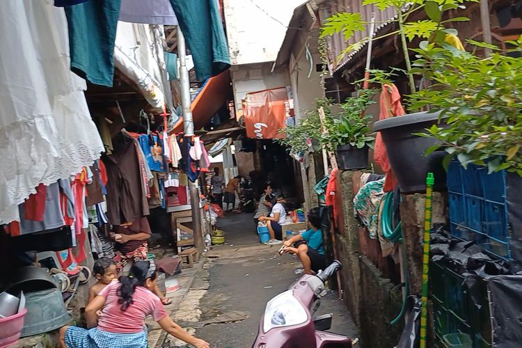 angka kemiskinan, penduduk miskin, provinsi termiskin, provinsi termiskin di Indonesia, Provinsi dengan Penduduk Miskin Terbanyak 2025, Jawa Timur Tempati Posisi Pertama, Jawa Timur Catat Jumlah Penduduk Miskin Terbanyak, Tingkat Kemiskinan Tertinggi di Papua Pegunungan, Bali Jadi Provinsi dengan Kemiskinan Terendah, Garis Kemiskinan Nasional, Perdesaan vs Perkotaan