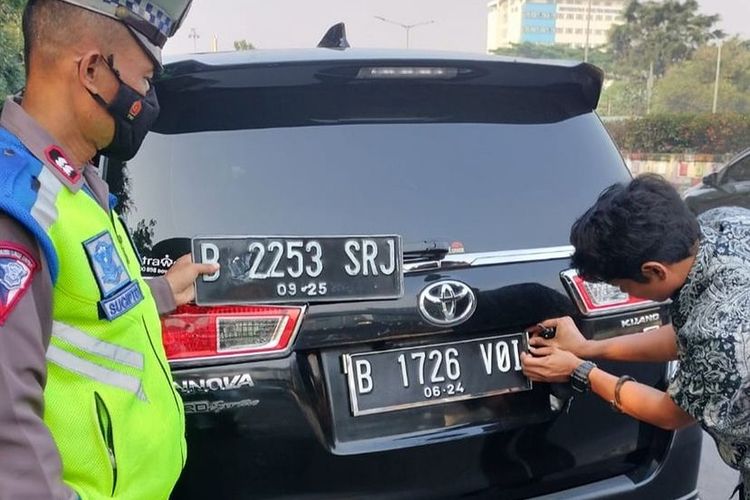 Operasi Patuh, pelat nomor palsu, Operasi Patuh Semeru, kendaraan curian, Operasi Patuh Semeru 2025 Sasar Pelat Nomor Palsu, Denda Rp 500 Ribu