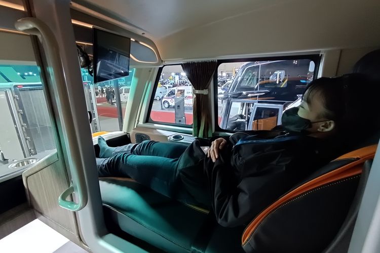 Karoseri Adiputro, Jetbus 5, Unicoach, Jetbus 5 Unicoach, Bus baru, bus baru, Varian Baru Jetbus 5 di GJAW 2025, Ada Unicoach dengan Tiga Kelas
