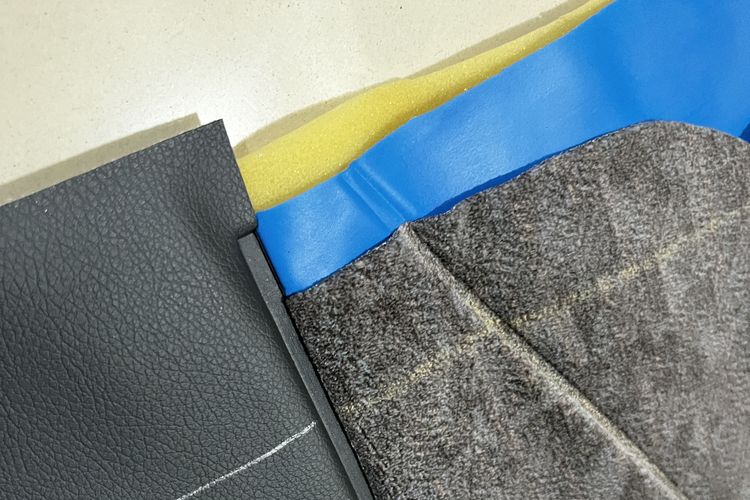 teknik press, Java Seat, restorasi interior mobil, door trim presisi, Pentingnya Door Trim Presisi dalam Restorasi Interior Mobil