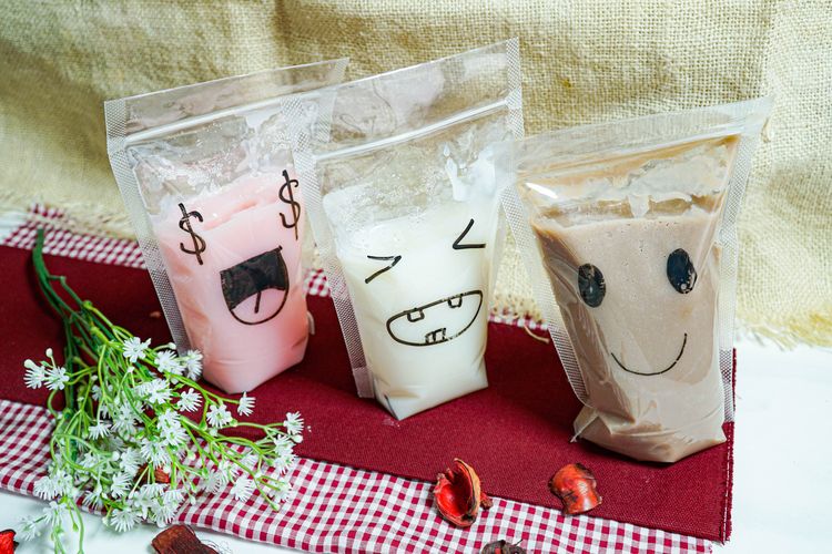 takjil, Minuman, makanan, ide jualan takjil, 14 Ide Jualan Takjil Hits, Siap-siap Diserbu Pembeli Sampai War, 1. Es Lumut Creamy Aneka Rasa, 2. Buko Pandan Sagu Mutiara, 3. Es Kul Kul dengan Buah Premium, 4. Salad Buah Mini Cup, 5. Puding Sedot , 6. Dessert Box Rasa Lokal, 7. Fruit Sando, 8. Dimsum Mentai, 9. Es Pisang Ijo, 10. Aneka Menu Kukusan, 11. Es Teler Creamy, 12. Salad Jelly Ball Fruity