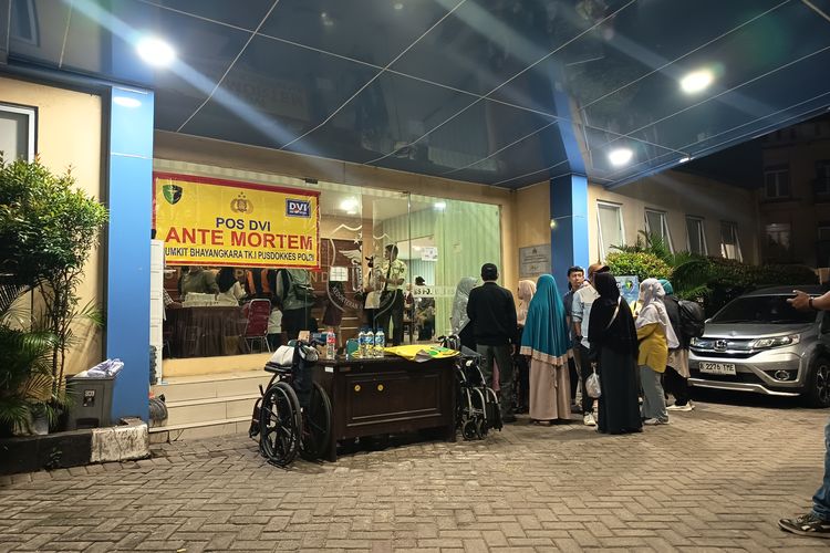 Terra Drone, korban kebakaran, kebakaran kantor terra drone, Kebakaran Kantor Terra Drone Kemayoran, Terra Drone Indonesia, terra drone kemayoran, Kisah Pilu Korban Kebakaran Kantor Terra Drone: Merantau dari Lampung Ikut Suami dan Tengah Hamil, Novia Terjebak Asap, Diduga Tewas Kehabisan Oksigen, Rencana Pemakaman Novia di Lampung, Kronologi dan Dugaan Penyebab Kebakaran, Saksi Mata: Lihat Asap dan Dengar Teriakan Minta Tolong