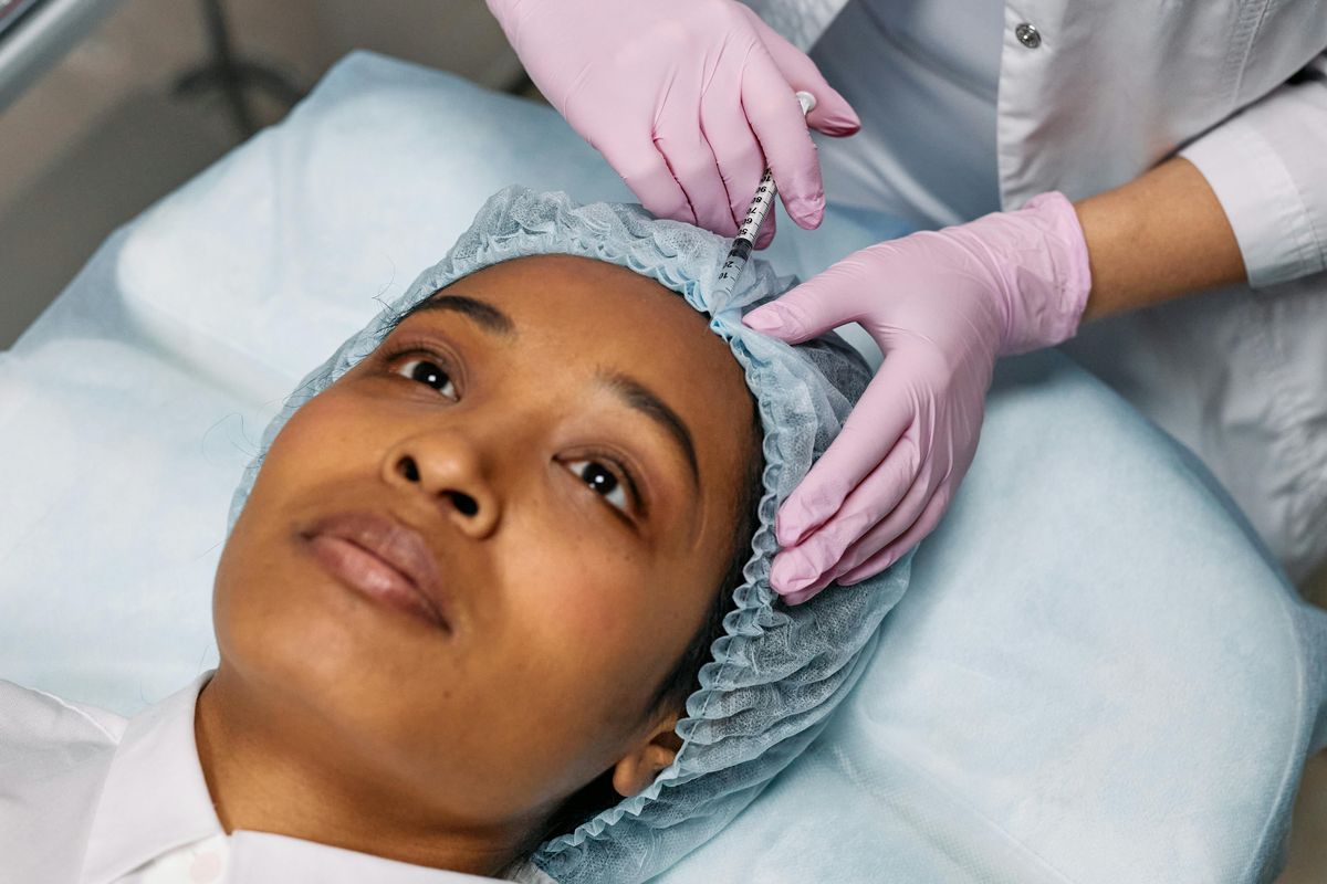 botox, kulit kendur, Botox, efek samping botox, Terlalu Sering Botox Bisa Mengendurkan Kulit, terlalu sering botox bikin kulit kendur, manfaat botox wajah, botox wajah, Botox bisa bikin kulit kendur, apa Botox bisa bikin kulit kendur, Terlalu Sering Botox Bisa Bikin Kulit Kendur, Mitos atau Fakta?