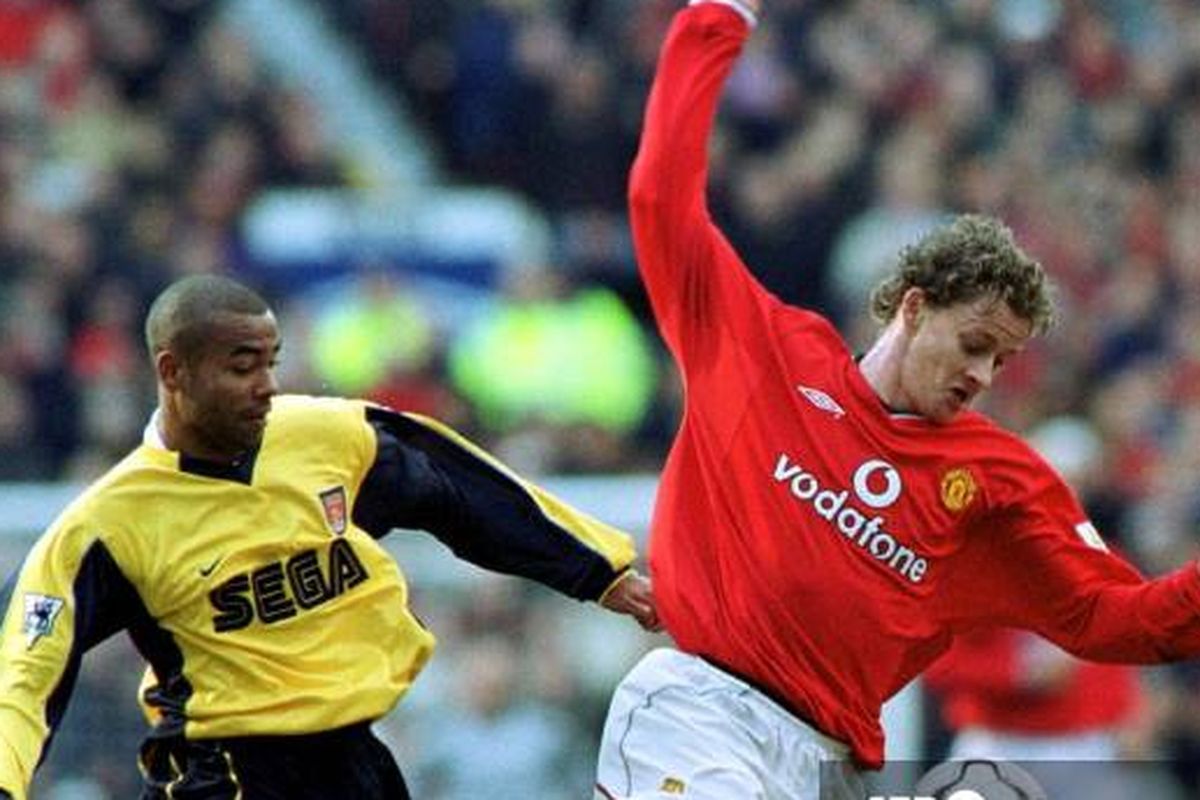 Manchester United, Arsenal, Premier League, Sir Alex Ferguson, Arsene Wenger, Man United, Old Trafford, Dwight Yorke, Derita Arsenal Dibabat Man United 1-6 di Old Trafford 25 Tahun Lalu