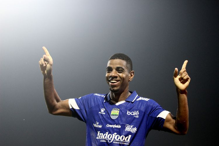 Madura United, Persib, Madura United vs Persib, Super League 2025-2026, Bojan Hodak, hasil Madura United vs Persib Bandung, hasil super league 2025-2026, hasil madura united vs persib, 4 Fakta Menarik Madura United Vs Persib: Rekor Apik Hodak, Gol Perdana Balotelli