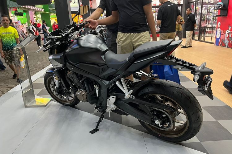 kopling elektronik, e-Clutch Honda, kenyamanan berkendara, perpindahan gigi presisi, e-Clutch Honda: Perpindahan Gigi Presisi Tanpa Tuas Kopling