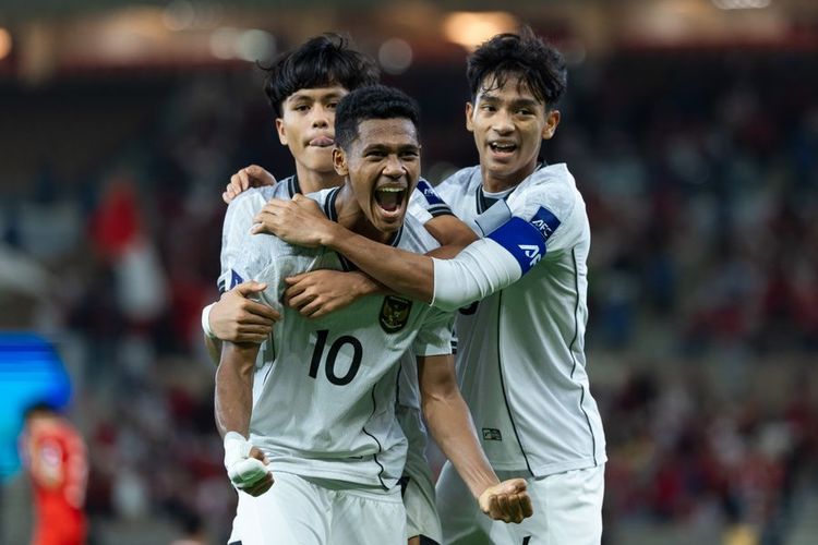 Nova Arianto, Shin Tae-yong, timnas u17 Indonesia, Piala Dunia U17 2025, Indonesia vs Zambia, Nova Arianto Harap Tuah Qatar Berlanjut bagi Timnas U17 Indonesia