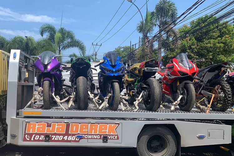 otomotif, mobil mewah, lelang, kendaraan bermotor, Doni Salmanan, mobil mewah doni salmanan, crazy rich, motor mewah, 10 Kendaraan Mewah Doni Salmanan Laku Dilelang, Tembus Rp 9,8 Miliar