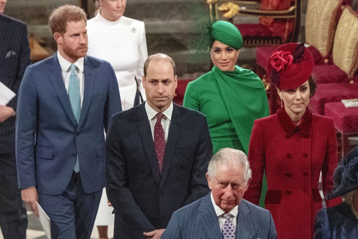 tradisi tukar kado, Keluarga Kerajaan Inggris, Pangeran Harry, Pangeran William, Tradisi Keluarga Kerajaan Inggris Merayakan Natal, Tukar Kado Unik