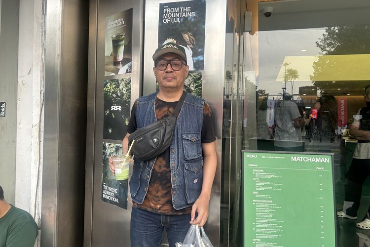 Kesepian, jasa pendamping, Jasa Gue Temenin Jalan, Gue Temenin Jalan, jasa teman jalan, fenomena kesepian di indonesia, kesepian di era modern, jasa temenin jalan, jasa teman curhat, Apakah Jasa Teman Jalan Efektif Mengatasi Kesepian? Ini Kata Ahli, Mayoritas pengguna jasa "Gue Temenin Jalan" adalah perempuan, Apakah jasa teman jalan bisa atasi rasa kesepian?, Pentingnya interaksi nyata dengan orang terdekat, Kesepian dan solusi jangka panjang