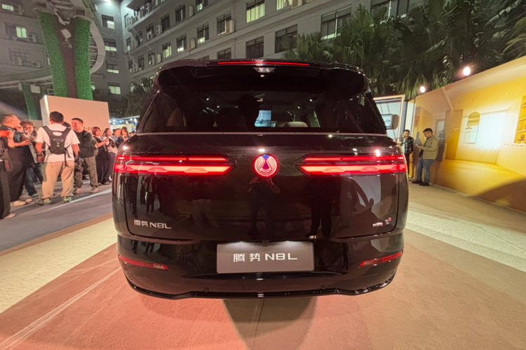 Mobil Hybrid, mobil, Denza, Denza N8L, Denza Luncurkan SUV Hybrid, Denza N8L