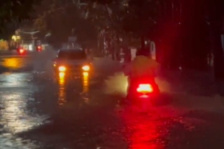 mobil bekas, mobil bekas murah, beli mobil bekas, beli mobil bekas yang pernah terendam banjir, Mobil Bekas Banjir Dijual Murah, Apakah Masih Layak Dibeli?