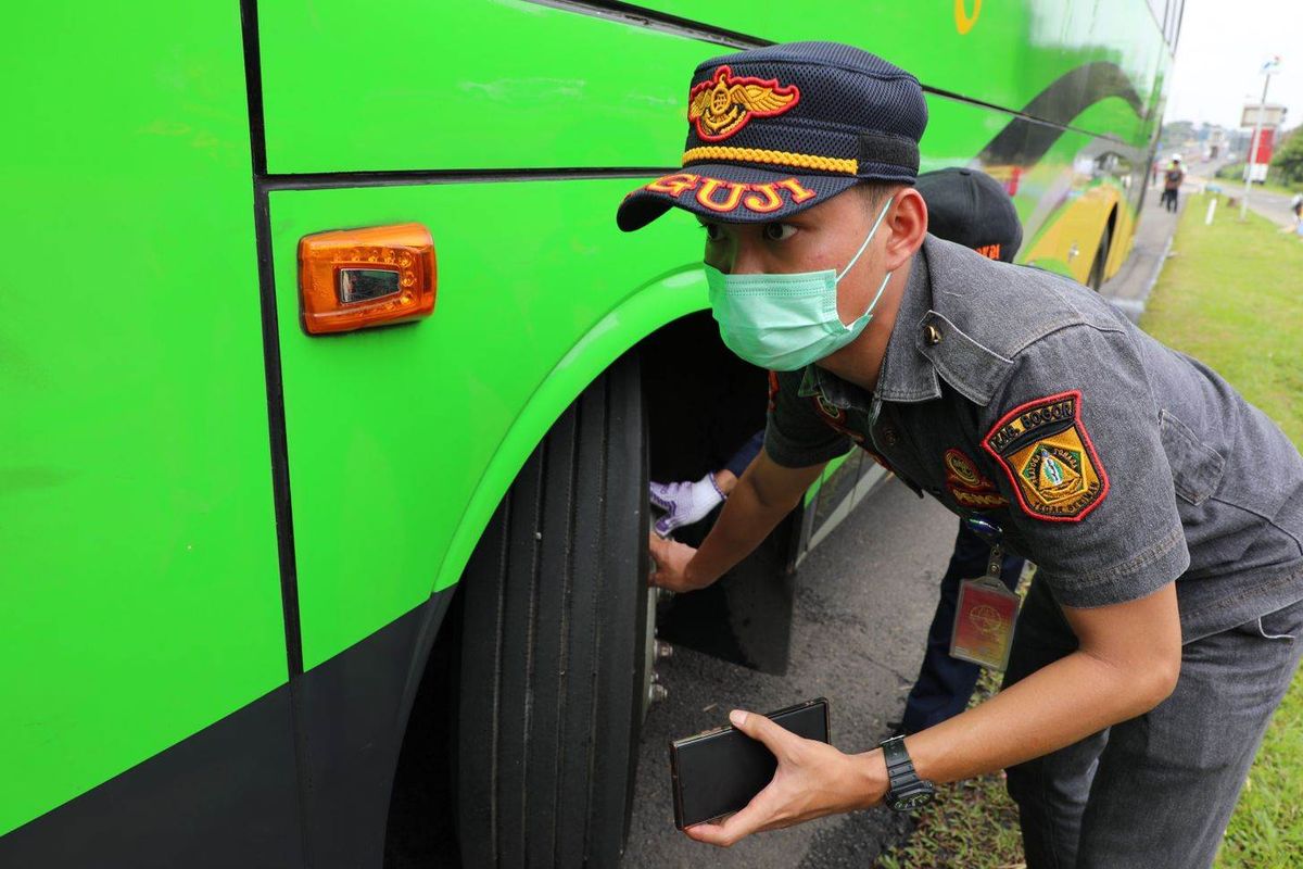 Ramp check, libur natal dan tahun baru, Nataru, melanggar, ramp check, Lakukan Pelanggaran, Ribuan Bus Dilarang Beroperasi Jelang Nataru