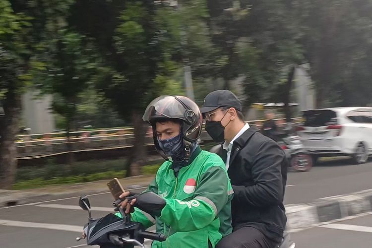 ojek online, kecelakaan di jalan, Keselamatan penumpang, Ojek online, tips memilih driver, Keselamatan Penumpang Ojek Online: Apa yang Harus Diperhatikan?