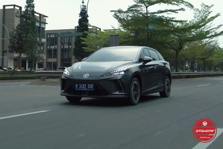 MG4 EV, mobil listrik, Jakarta, pengalaman berkendara, Diva Cerita: Kenyamanan dan Kekurangan MG4 EV di Jalanan Jakarta, Alasan Membeli Mobil Listrik , Rasa Berkendara di Tengah Kemacetan, Biaya Operasional dan Pengisian Daya yang Terjangkau, Fitur yang Memudahkan dan Kekurangan, Ragu Perjalanan Jauh Masih Menjadi Kendala, Kesimpulan: Kelebihan dan Kekurangan MG4 EV