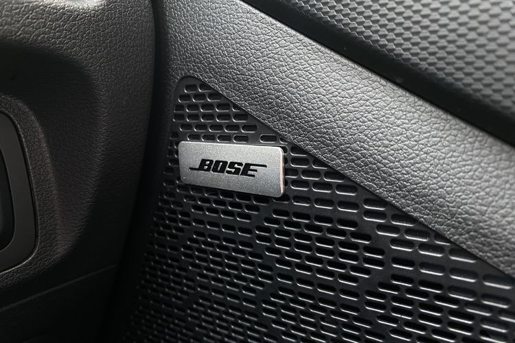modifikasi audio, pengalaman berkendara, sistem audio mobil, biaya upgrade audio, Rekomendasi Modifikasi Audio Mobil untuk Pemula Sampai Pemuja