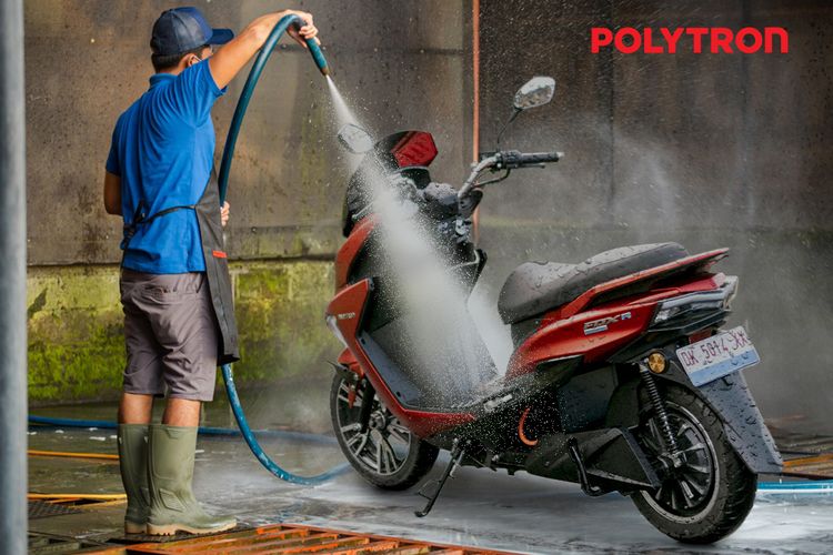 cuci steam, cuci motor, hidrolik, Mencuci motor, tips motor, Tips Cuci Motor, Video Unik Cuci Motor Pakai Hidrolik Manual dari Kayu