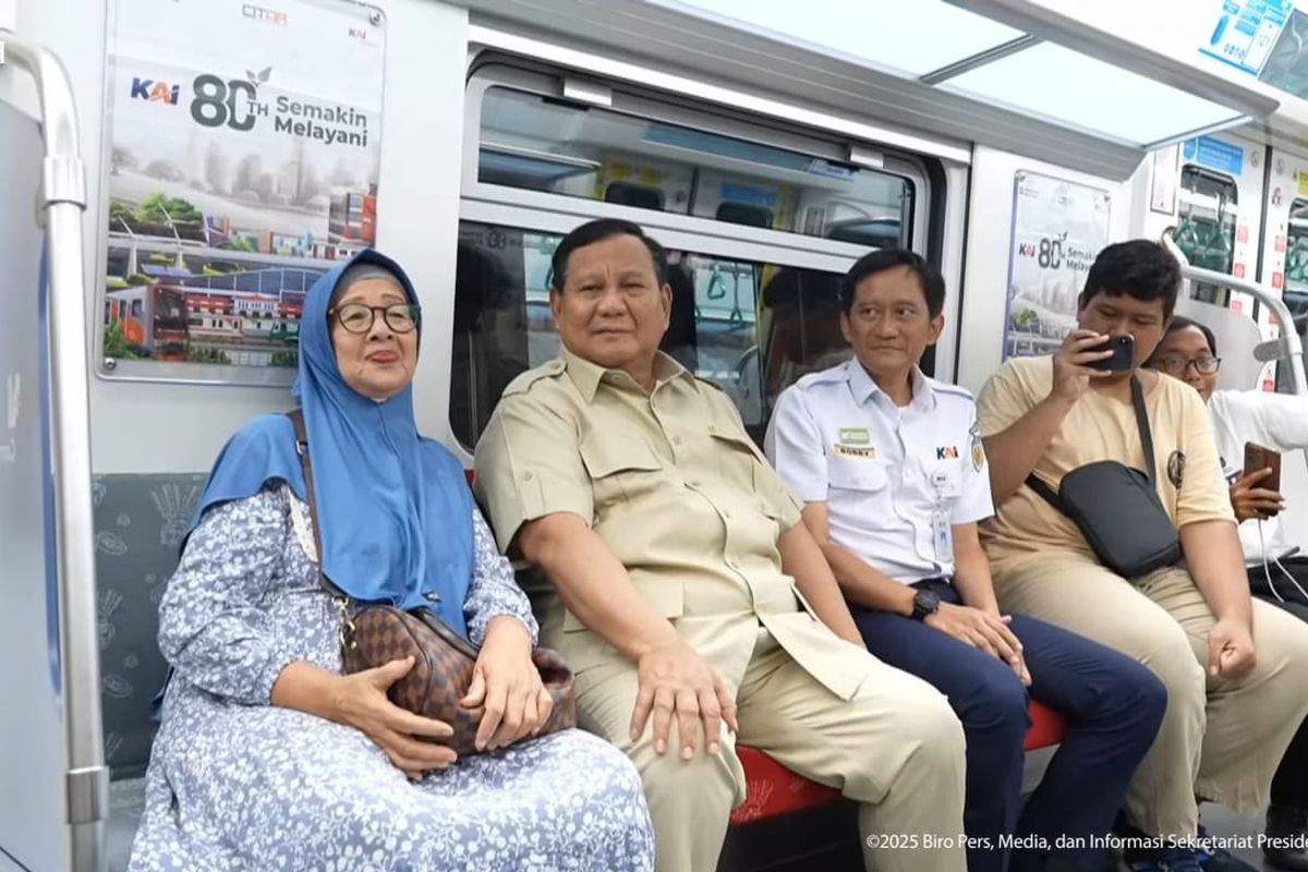 Manggarai, Stasiun Tanah Abang Baru, Presiden Prabowo, prabowo subianto, manggarai, naik krl, stasiun tanah abang baru, Prabowo Naik KRL dari Manggarai Sebelum Resmikan Stasiun Tanah Abang Baru
