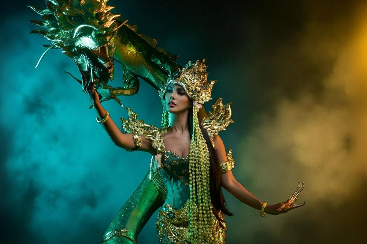 Nyi Roro Kidul, Miss Grand International 2025, vina anggi sitorus, miss grand indonesia 2025, vina anggi sitorus nyi roro kidul, Gaya Vina Anggi Sitorus Kenakan Kostum “Nyi Roro Kidul” di Miss Grand International 2025