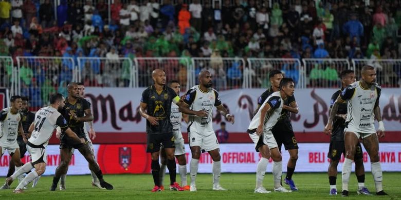 Andritany Ardhiyasa, Alaaeddine Ajaraie, Jordi Amat, Fabio Calonego, Ciro Alves, David da Silva, Andritany Ardhiyasa Jadikan Dua Gol Malut United Bahan Evaluasi Usai Persija Raih Tiga Poin