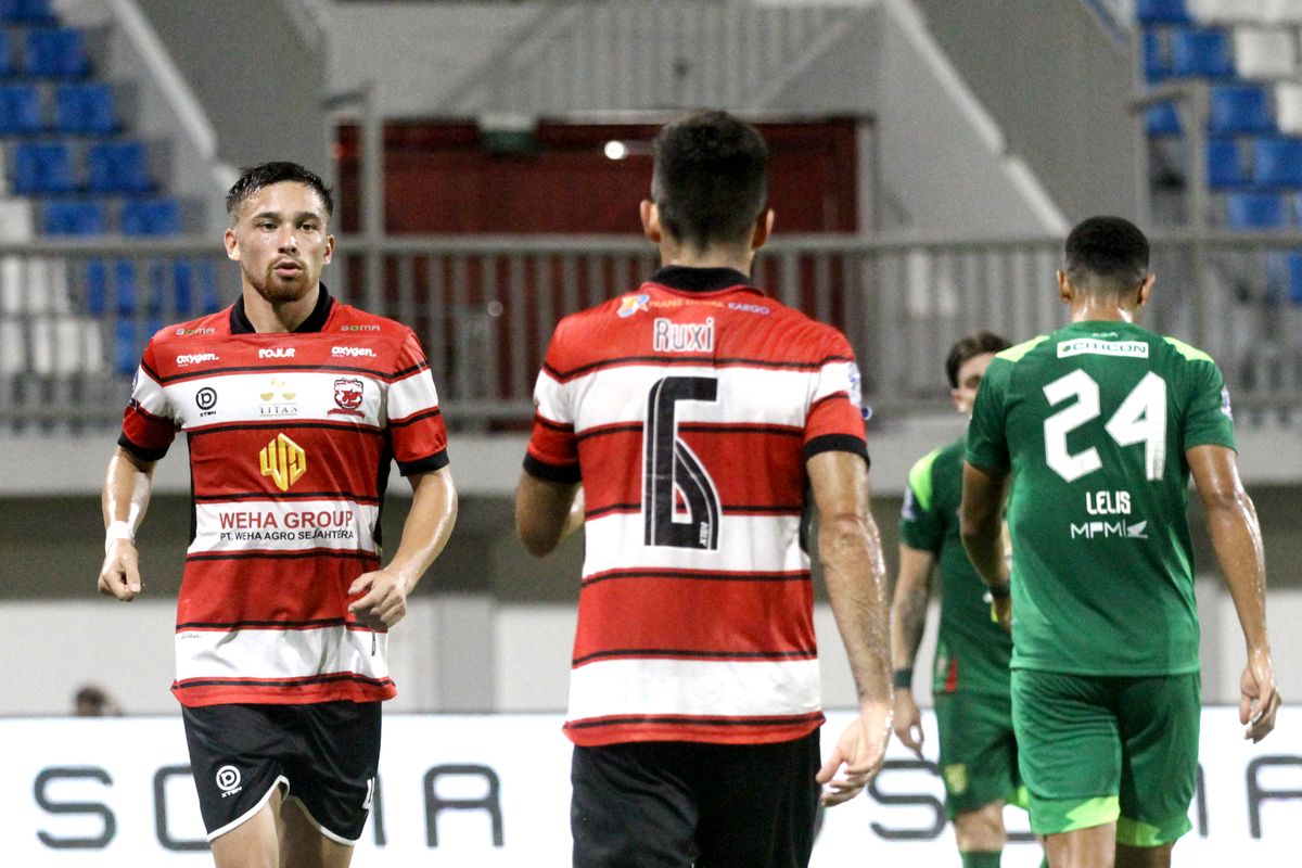 Madura United, Arema FC, Carlos Parreira, Marcos Santos, Link Live Streaming Madura United Vs Arema FC di Super League 2025-2026, Lini Serang Arema FC Ditandai, Arema FC Targetkan Kemenangan Berikutnya, Prediksi Susunan Pemain Madura United Vs Arema FC, Link Live Streaming Madura United Vs Arema FC