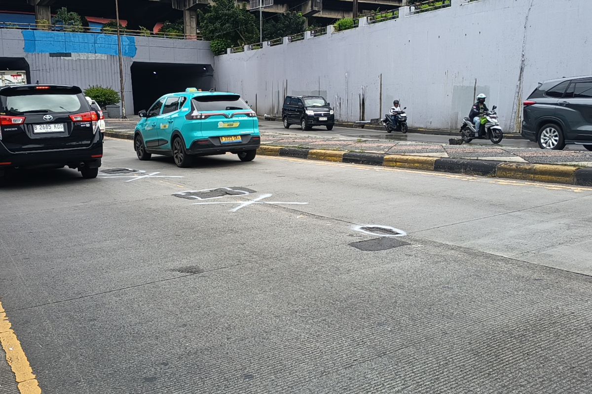pelek, mobil, pelek penyok, Hindari Kerusakan Pelek Akibat Jalan Berlubang, Begini Caranya