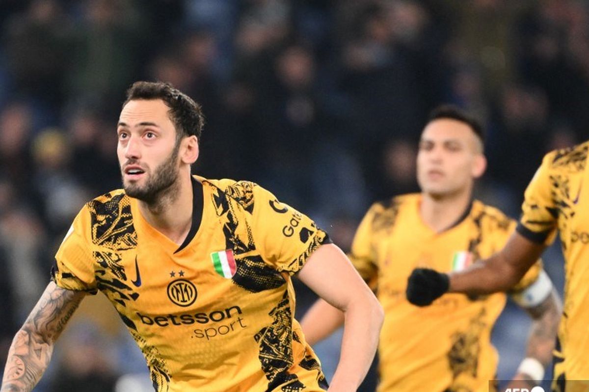 Fenerbahce, Hakan Calhanoglu, Granit Xhaka, Morten Frendrup, Inter Milan, Bursa Transfer, hakan calhanoglu, inter milan, Mourinho Layangkan Mata ke Calhanoglu, Inter Pertimbangkan Pengganti