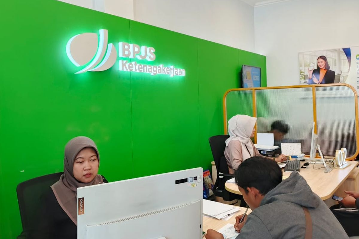 cara cek kepesertaan BPJS Ketenagakerjaan, BPJS Ketenagakerjaan, cek kepesertaan BPJS Ketenagakerjaan, cek kepesertaan bpjs ketenagakerjaan, Cara Cek Kepesertaan BPJS Ketenagakerjaan Secara Online dan Offline, 1. Jaminan Kecelakaan Kerja, 2. Jaminan Hari Tua, 3. Jaminan Pensiun, 4. Jaminan Kematian, 5. Jaminan Kehilangan Pekerjaan, 1. Cek Kepesertaan BPJS Ketenagakerjaan via JMO, 2. Cek Kepesertaan BPJS Ketenagakerjaan di Kantor Cabang