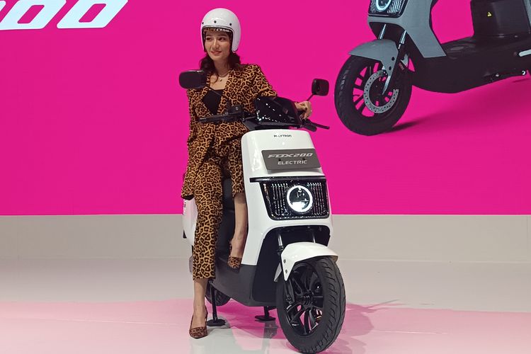 Polytron, motor listrik baru, Polytron Fox 200, Fox 200, Polytron Luncurkan Fox 200, Motor Listrik buat Perempuan