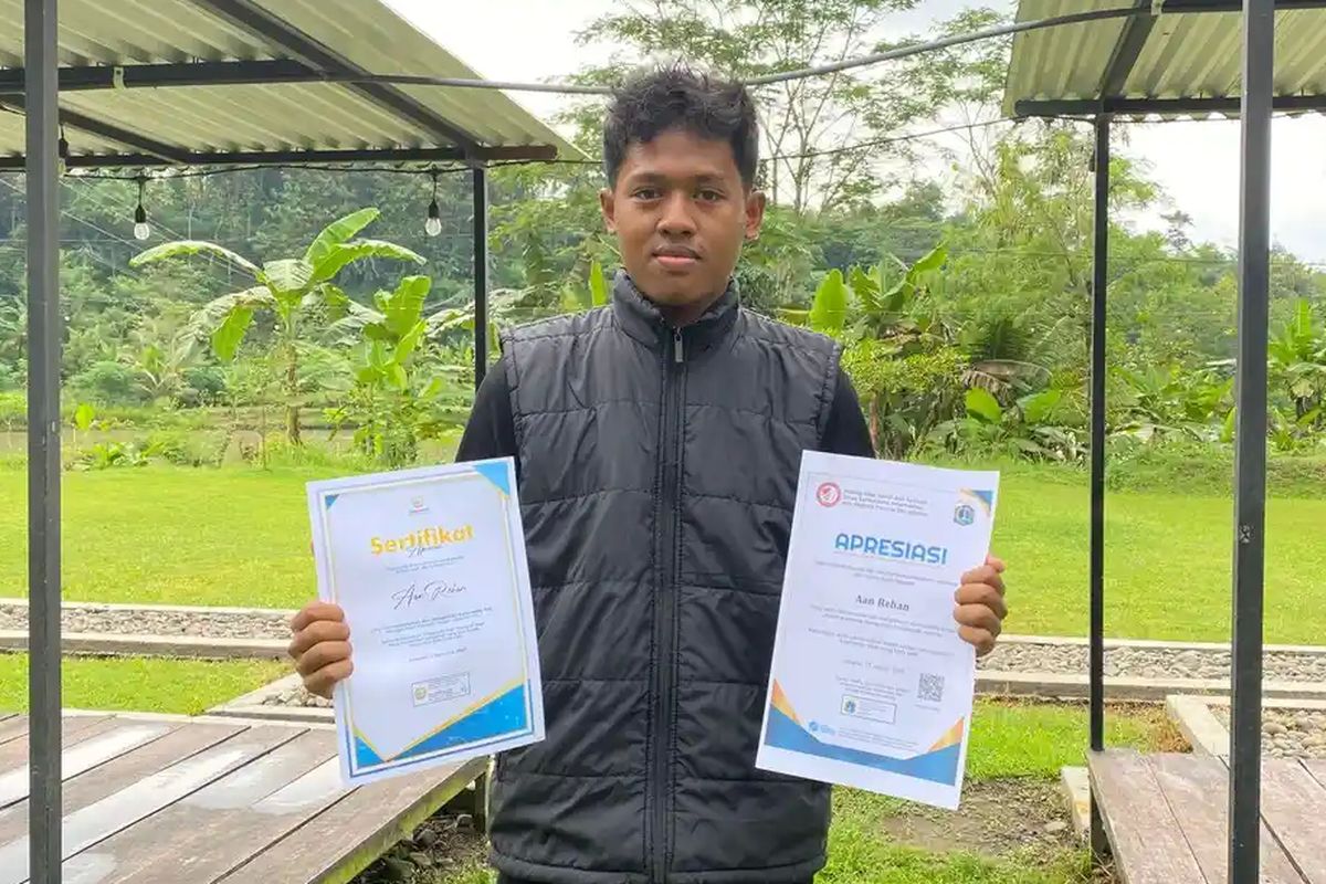 bug hunter, Bug Hunter Lulusan SMK Purbalingga Masuk Hall of Fame NASA, Punya Mimpi Menjadi Polisi Siber, Berawal dari Jalan yang Tak Direncanakan, Rasa Penasaran Rehan yang Mengubah Arah Hidup, Rehan Belajar Otodidak Bermodal Ponsel, Rehan Memilih Jalur Etis dalam Bug Hunting, Rehan Temukan Ribuan Data Bocor di Daerah Sendiri, Rehan Mendapat Puluhan Sertifikat dan Apresiasi Internasional, Rehan Raih Penghasilan dari Bug Hunting, Dukungan Orang Tua Jadi Kekuatan Utama Rehan, Mimpi Rehan Menjadi Polisi Siber