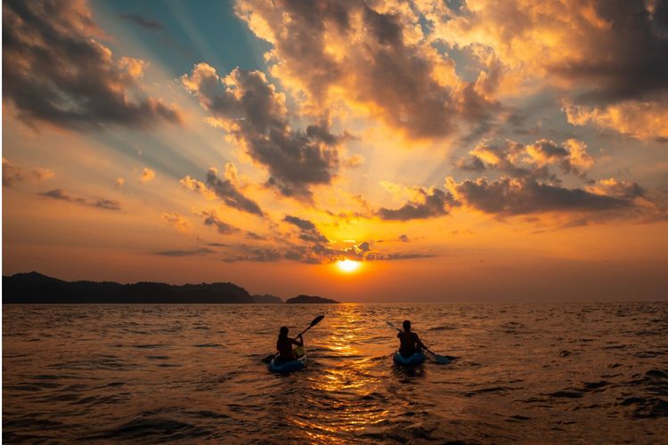kata-kata senja romantis, 120 Kata-Kata Senja yang Romantis, Puitis, dan Menyentuh Hati, Kata-Kata Senja Singkat, Kata-Kata Senja Romantis, Kata-Kata Senja Galau, Kata-Kata Senja Penuh Makna, Caption Senja Bahasa Inggris, FAQ Seputar Kata-Kata Senja, Kesimpulan